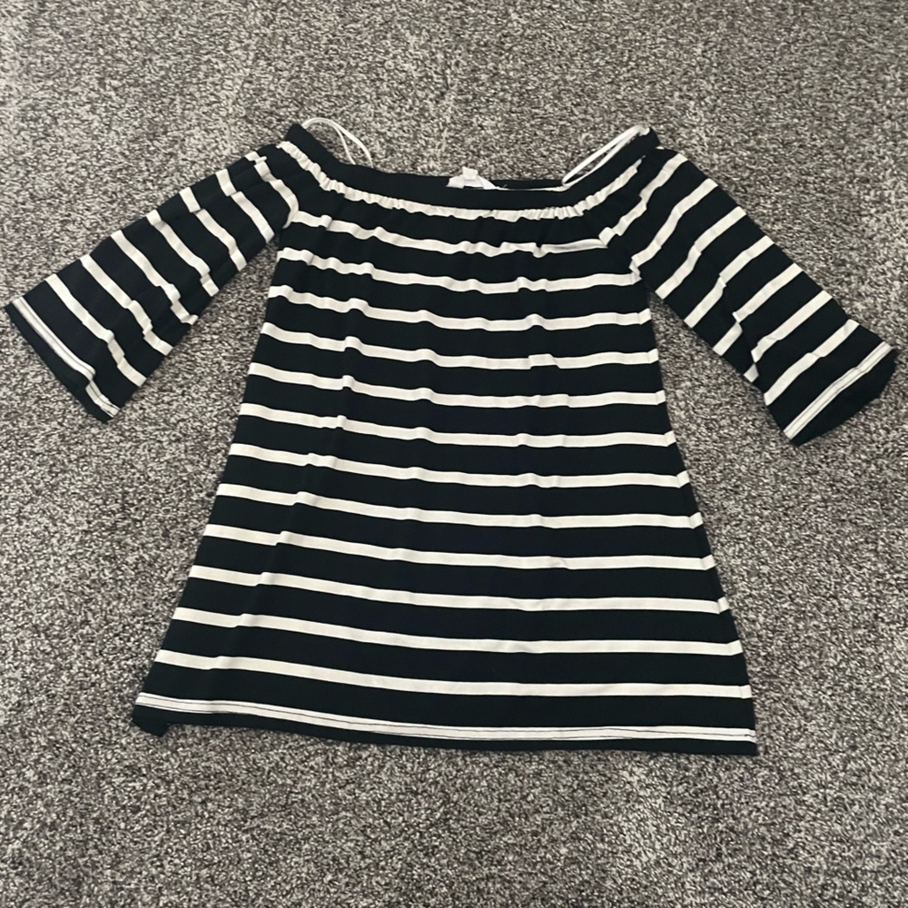 Off-shoulder, BB Dakota top